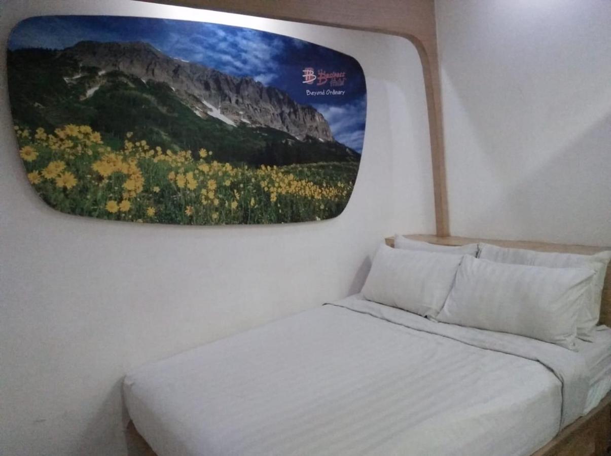 Business Hotel Tomang Джакарта Экстерьер фото
