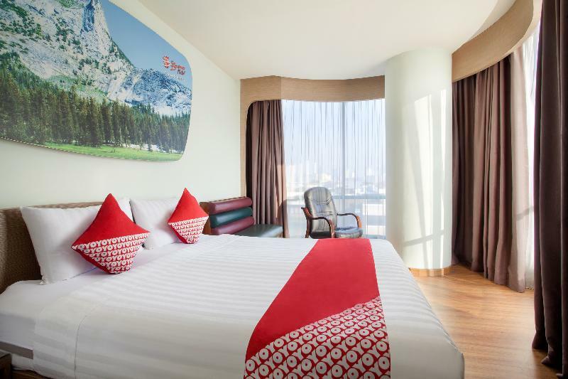Business Hotel Tomang Джакарта Экстерьер фото